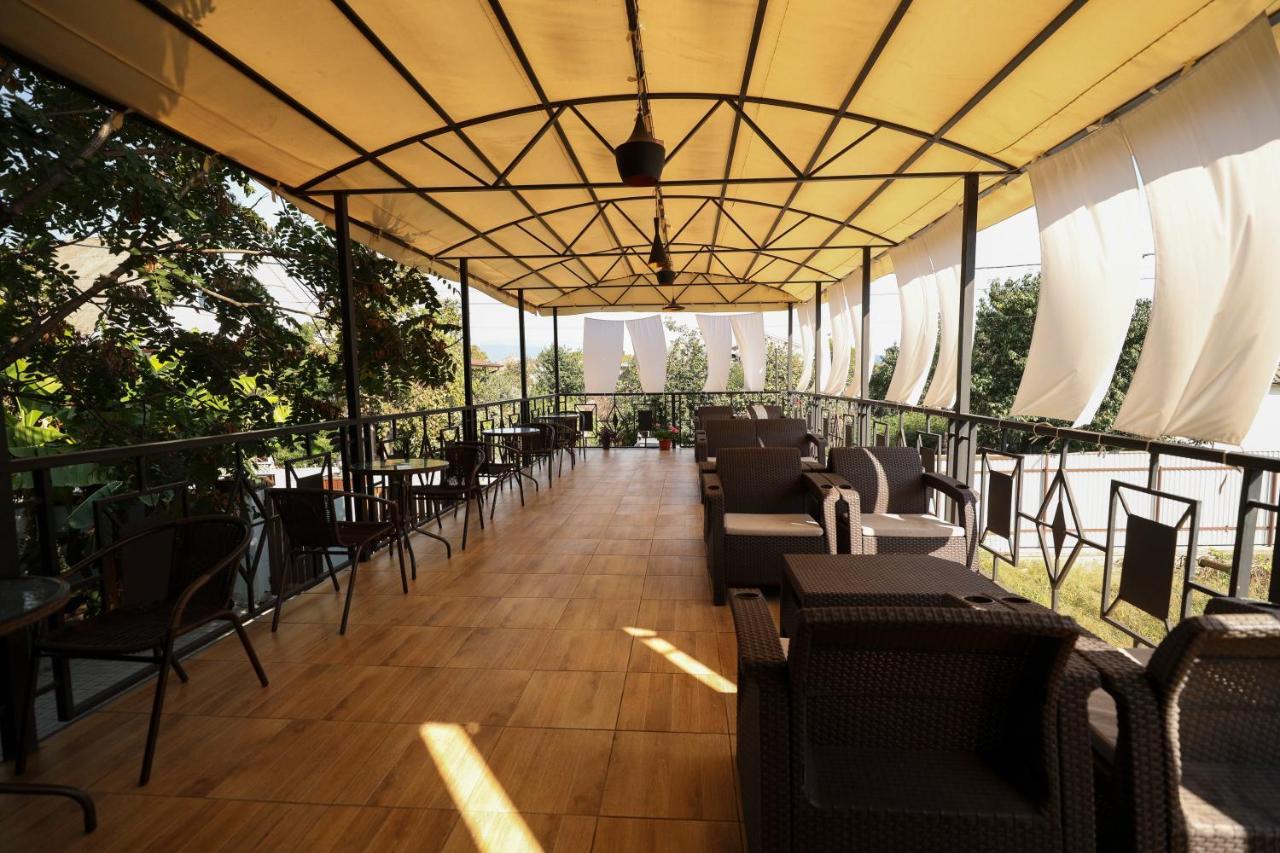 Hotel Capri Сухумі Екстер'єр фото