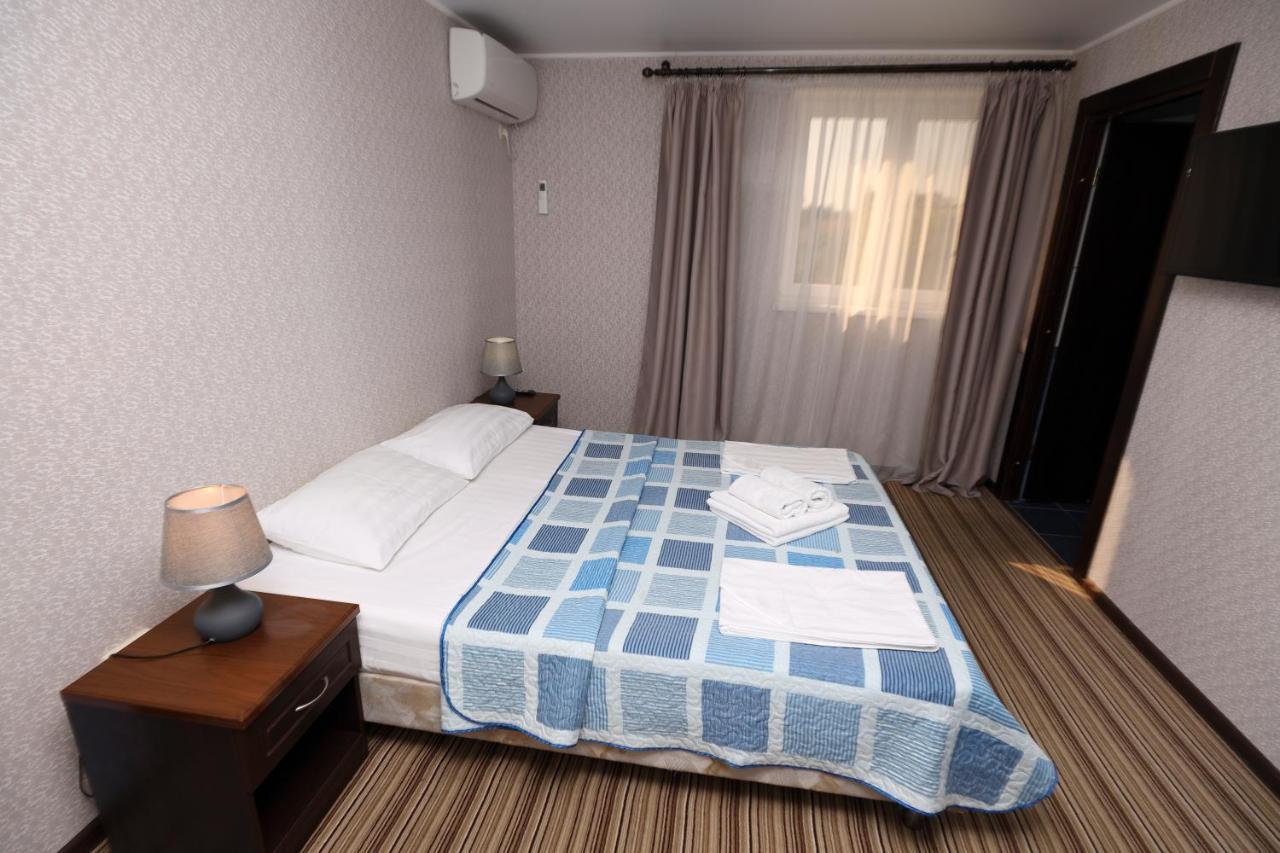 Hotel Capri Сухумі Екстер'єр фото