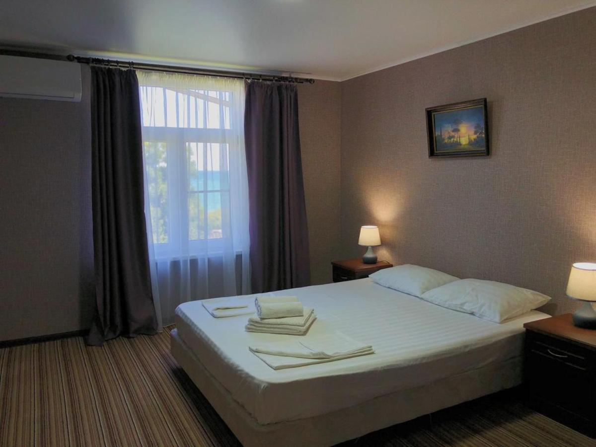 Hotel Capri Сухумі Екстер'єр фото
