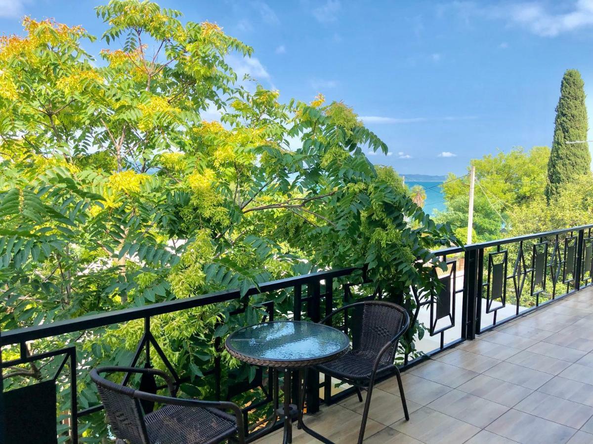 Hotel Capri Сухумі Екстер'єр фото