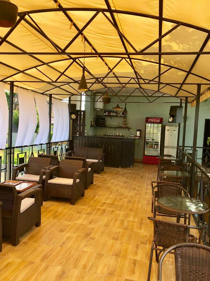Hotel Capri Сухумі Екстер'єр фото