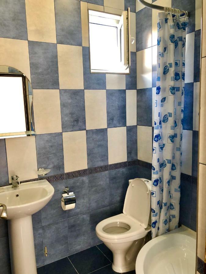 Hotel Capri Сухумі Екстер'єр фото