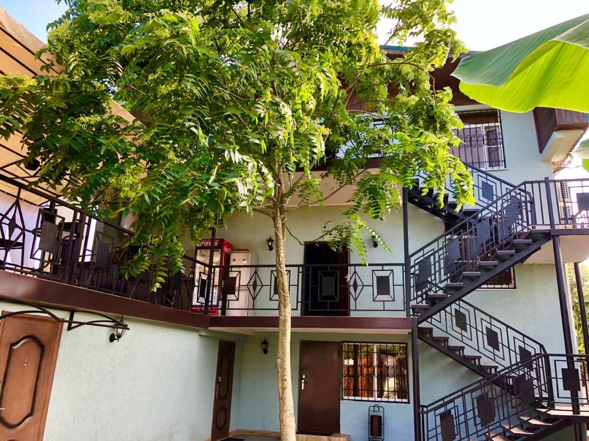 Hotel Capri Сухумі Екстер'єр фото